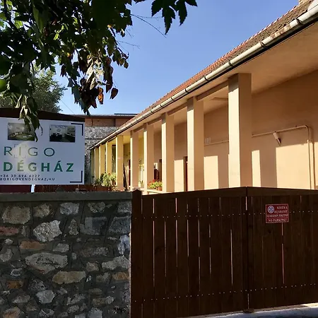 Origo Pensión 3*